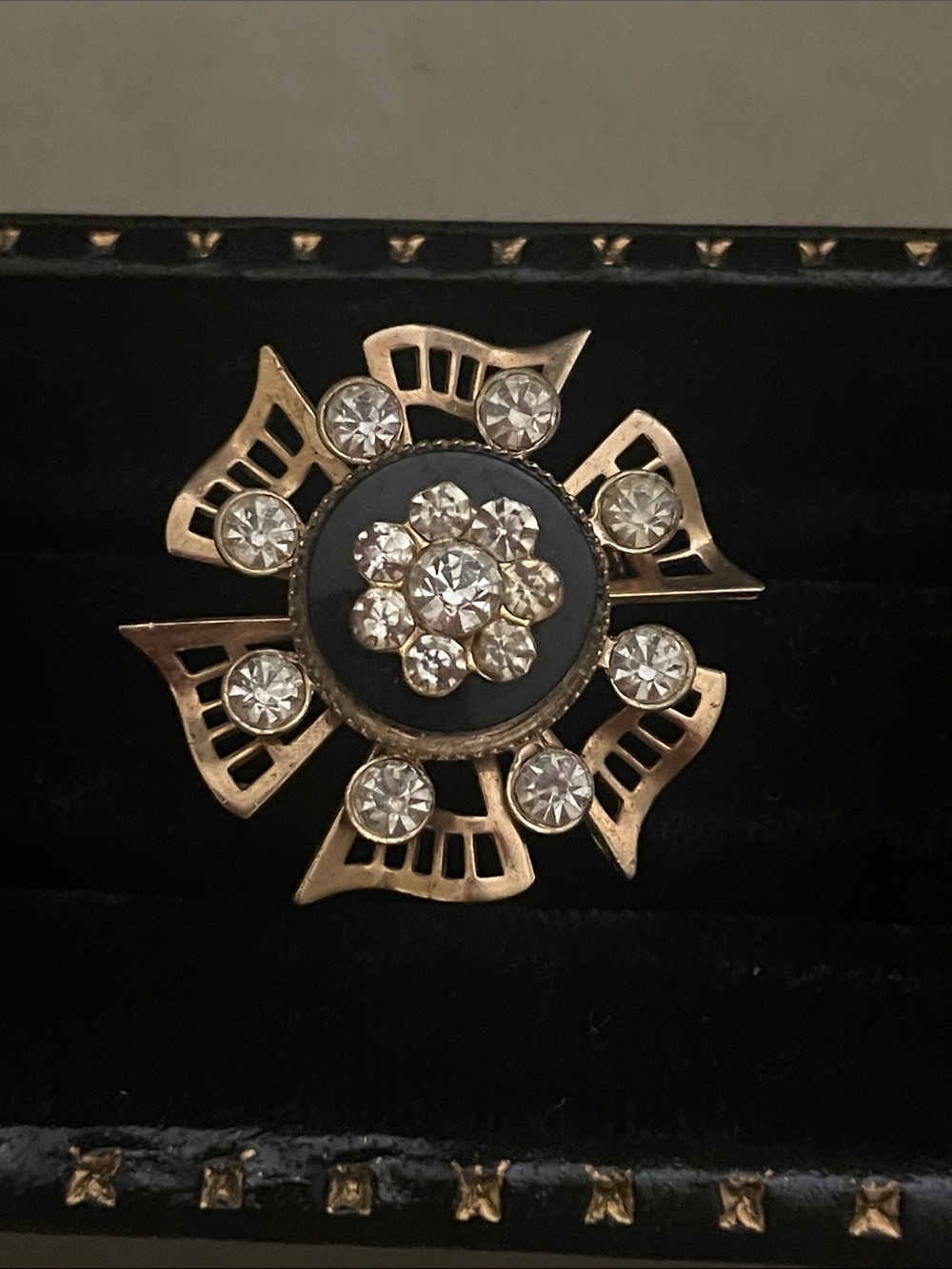 Vintage Sparkling Flower Brooch
